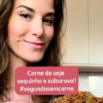 Dani Moreno Instagram - #TBT de um segredinho meu para um coringa na cozinha de qualquer vegetariano! Espero que gostem! Me contem? #segundasemcarne #receita #receitadesoja #soja #carnedesoja #carnedesojarefogada #carnedesojacomlegumes #carnedesojamoida