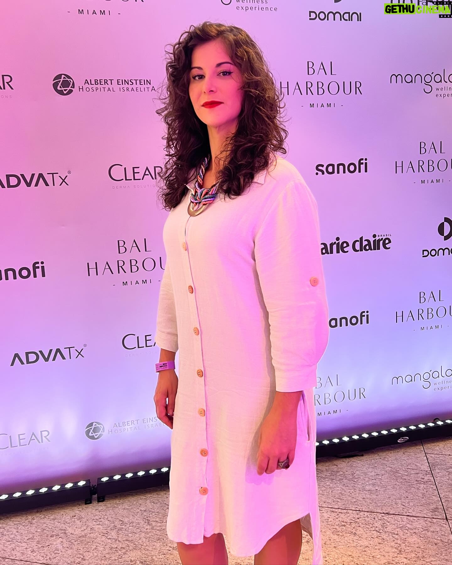 Dani Moreno Instagram - Que domingo delícia com vocês, @marieclairebr !! Que evento potente!! Quando mulheres estão juntas, a potência é inevitável. Obrigada, amorzinho @danilosaraiva !! Amei te rever! Obrigada, @marieclairebr e @minabemestar !! Vcs deixaram meu domingo muito mais gostoso!! #marieclaire #minabemestar