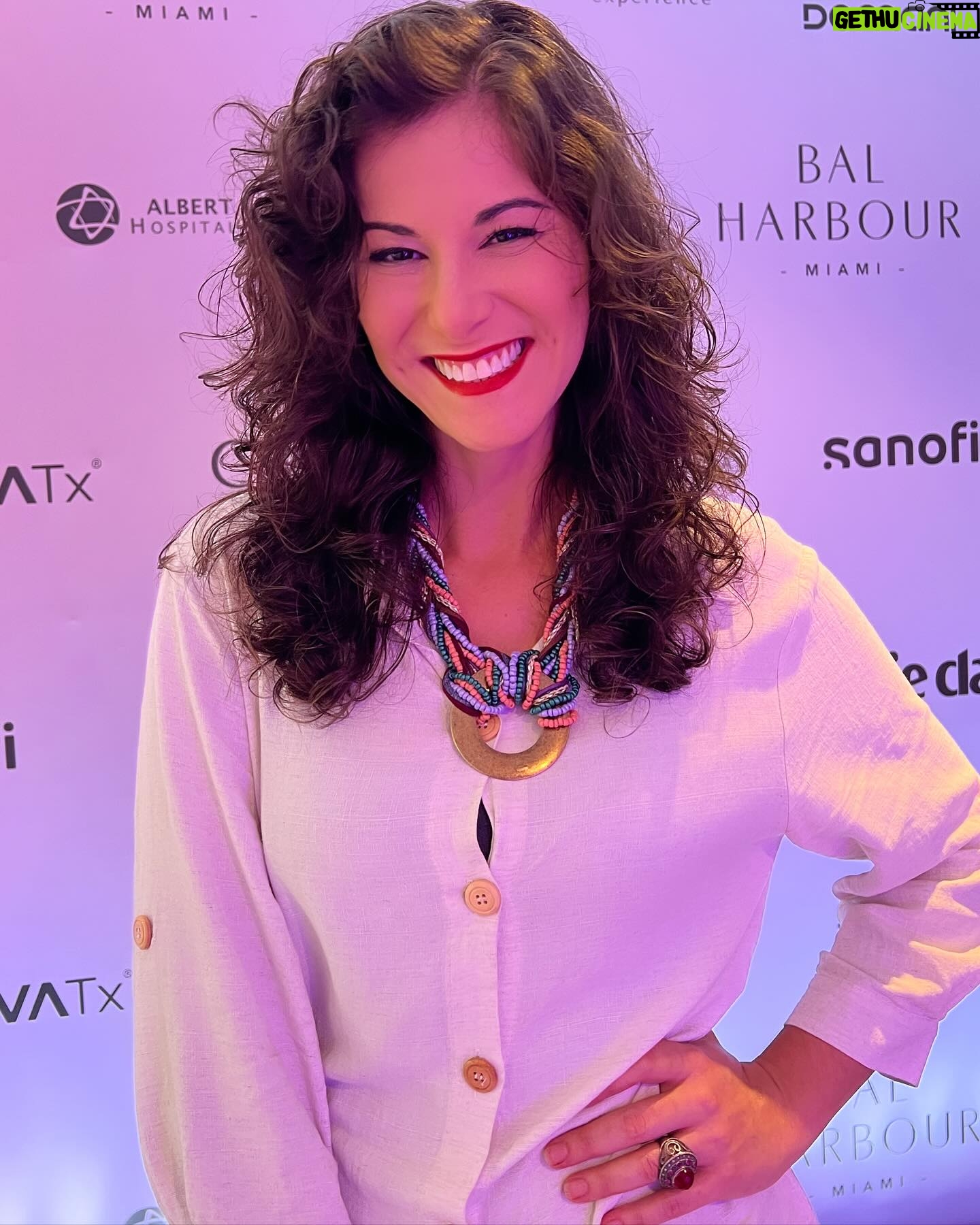 Dani Moreno Instagram - Que domingo delícia com vocês, @marieclairebr !! Que evento potente!! Quando mulheres estão juntas, a potência é inevitável. Obrigada, amorzinho @danilosaraiva !! Amei te rever! Obrigada, @marieclairebr e @minabemestar !! Vcs deixaram meu domingo muito mais gostoso!! #marieclaire #minabemestar