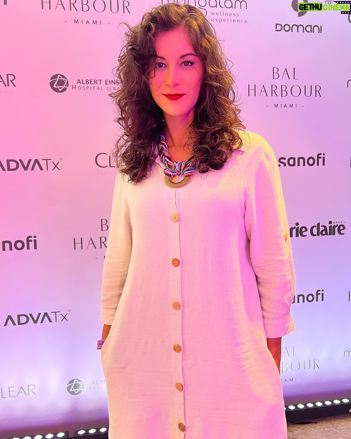 Dani Moreno Instagram - Que domingo delícia com vocês, @marieclairebr !! Que evento potente!! Quando mulheres estão juntas, a potência é inevitável. Obrigada, amorzinho @danilosaraiva !! Amei te rever! Obrigada, @marieclairebr e @minabemestar !! Vcs deixaram meu domingo muito mais gostoso!! #marieclaire #minabemestar