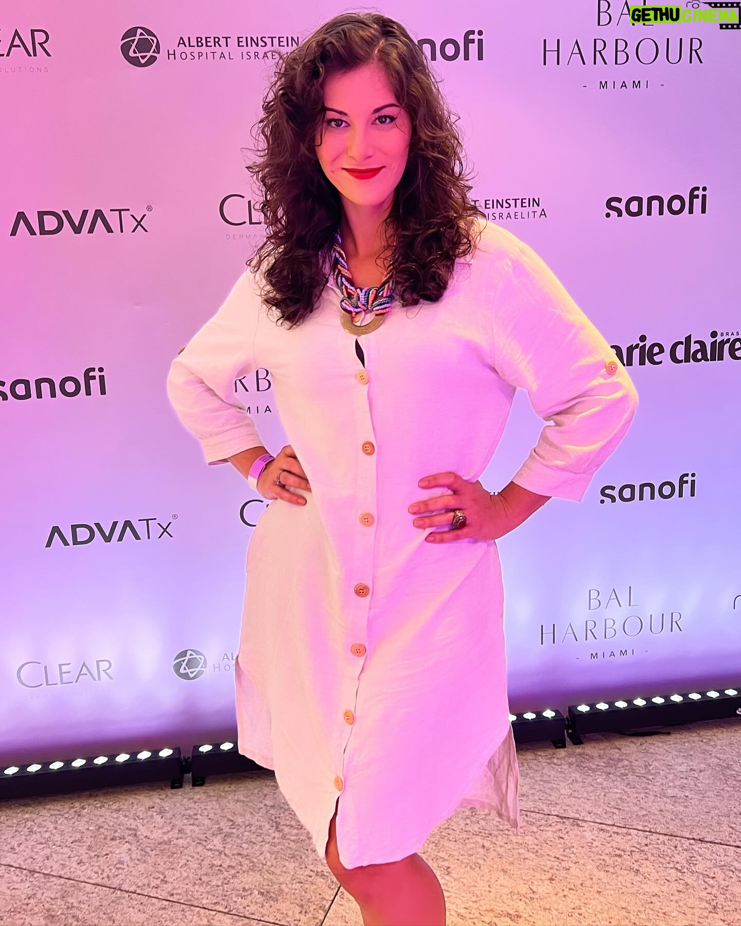 Dani Moreno Instagram - Que domingo delícia com vocês, @marieclairebr !! Que evento potente!! Quando mulheres estão juntas, a potência é inevitável. Obrigada, amorzinho @danilosaraiva !! Amei te rever! Obrigada, @marieclairebr e @minabemestar !! Vcs deixaram meu domingo muito mais gostoso!! #marieclaire #minabemestar