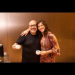 Dani Moreno Instagram - Deus é muito generoso comigo. Sempre foi. Mesmo nos piores momentos; mesmo quando eu deixei de acreditar na Sua existência; mesmo quando eu deixei de acreditar em mim e na minha capacidade; mesmo quando eu desisti repetidas vezes. Ele nunca me abandonou. Eu tô aqui falando sobre ele em rede nacional desde 2018, e hoje eu consigo entender claramente Seu propósito. Eu agradeço a todos que confiam em mim aqui, e que me abrem os braços há tantos anos: @godllywoodoficial @moniket5 @lcm_tum @nana_ainoa @mafrauches A toda equipe que tb me abraça a cada projeto: obrigada!! Ao meu novo parceiro de jornada, @andrebankoff : já fomos honrados, agora é nossa vez de honrar 🙌🏻 @rnpassos obrigada por tantas trocas e pelo café 🙃☕️ Obrigada, @seriellaproductions!! Obrigada, @recordoficial!! Vem aí, mais uma superprodução na sua tela! 🙏🏻💛