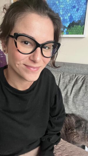 Dani Moreno Instagram - Enriquecer o repertório emocional estudando, é bem bacana! 
Obrigada pelos conteúdos preciosos compartilhados, @anabeatriz11 / @podpeople_ 

E acompanhem @taryana_rocha tb!! Uma fonte essencial!!