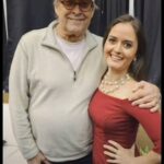 Danica McKellar Instagram - FBF to last weekend at #ChristmasCon2023! 🎄🥰 Impossible to sum up the experience in less than a minute, but take a look for a few of many highlights, meeting incredible fans, meeting the legend @chevychase, and reuniting with friends who make Christmas movies for @greatamericanfamily, @hallmarkchannel, @lifetimetv and more! Thank you to @thats4ent for another amazing event. Hope you can join us next year! 🎄🤗🥰