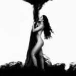 Daniela Aránguiz Instagram - Las mujeres somos sensacionales, podemos renacer las veces que queramos sin importa la edad que tengamos. Nos pueden destruir, marchitar y prender fuego, pero renacemos de nuestras cenizas igual que un fénix. Este 2023 me propuse ser feliz, reencontrarme y revivir a la mujer que yo misma maté por darle el gusto a otros. Me encantó volver a ser yo, sin miedo, sin prejuicios con mi cuerpo y con mi personalidad. Feliz 2024 los amo , @rgb.fotos @gabrielafeliuf
