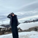 Daniela Aránguiz Instagram - Hoy una vez más mi corazón se congela y dentro de esa cúpula que hielo solo late para mis hijos , las mujeres somos una raza tan poderosa que aveces sacamos fuerzas de la imaginación sobretodo cuando somos mamás y tocan el corazón de nuestros 🐥
