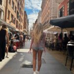 Daniela Castro Instagram - 8 días viajando sola por España 🇪🇸 1. Por las calles de Gijón 2. Solcito en Madrid 3. Jardín Botánico Gijón 4. En mi cafecito fav 5. Outfit día 5 6. Rodaballo con papas cocinado por mi amigo Arturo 7. Outfit dia 2 8. Espuma Rodríguez 9. A lo que se vino. Visitar a mis amigos y conocer a la pequeña L 10. Gran noche de los Fuegos Gijon 2023