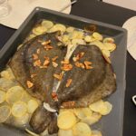 Daniela Castro Instagram - 8 días viajando sola por España 🇪🇸 1. Por las calles de Gijón 2. Solcito en Madrid 3. Jardín Botánico Gijón 4. En mi cafecito fav 5. Outfit día 5 6. Rodaballo con papas cocinado por mi amigo Arturo 7. Outfit dia 2 8. Espuma Rodríguez 9. A lo que se vino. Visitar a mis amigos y conocer a la pequeña L 10. Gran noche de los Fuegos Gijon 2023
