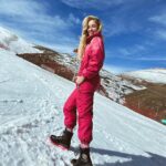Daniela Castro Instagram - Los artículos se venden por separado ❄️☃️🩷🌬️🩵
