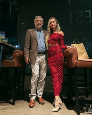 Daniela Castro Instagram - 🎂🍷♥️ La fortuna de nacer🫰🏻agradecida de tanto cariño 
1. Lady and Chalota in red
2. Almuerzo cumpleañero con las nenas y comida chilena en @maestranza.mut 
3. Cantando tempranito, detalles del hotel 
4. Sunset en el hotel 
5. SPA @ritzcarltonsantiago 
6. El regalo que nunca falla, mi fav. 💐 
7. ♥️ @ritzcarltonsantiago 
8. Más canciones y tortas express
9. Mi mood en la vida 
10. Con Mi papo 
11. Bautizo de Lourdes
12. Outfit sábado
13/14 celebreichon
15. Outfit cumpleañero. El hotel Ritz es para mi, uno de los mejores hoteles realmente Pet friendly en Stgo