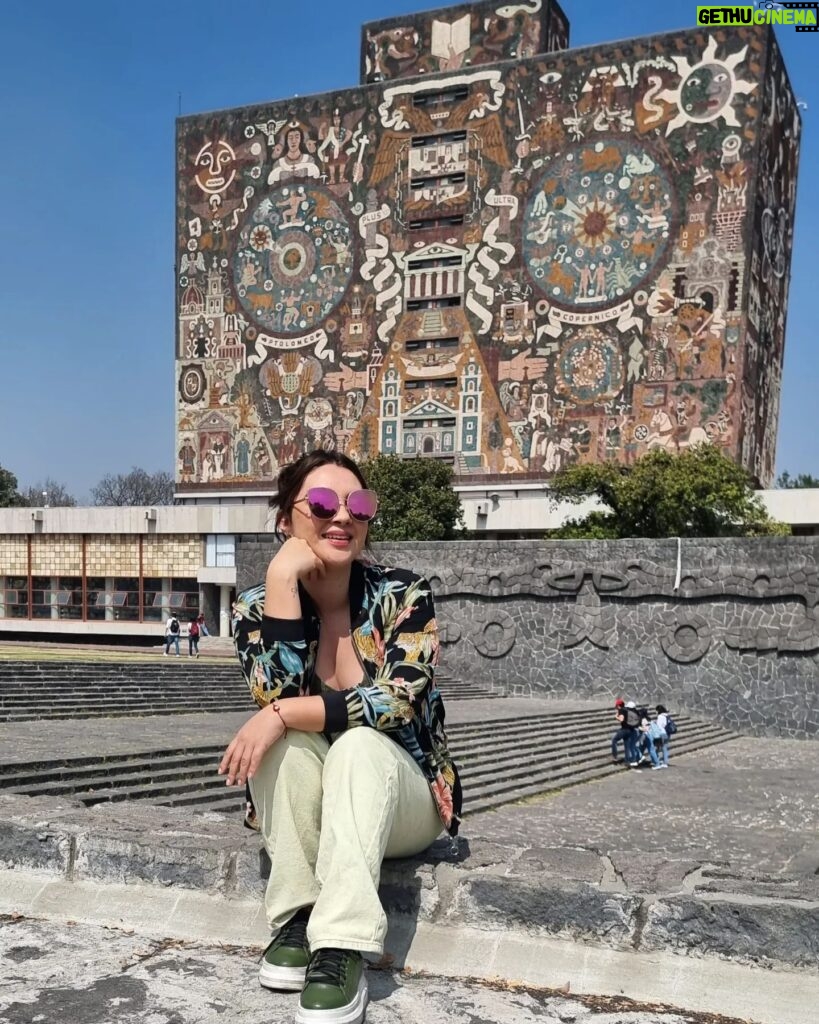 Daniela Luján Instagram - Mira, mamá, vine a grabar unas cápsulas para prevenir la violencia de género con la Defensoría de la UNAM @unamddu 🤗🤗🤗