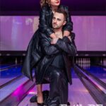 Daniela Luján Instagram - Hoy es lunes de #EstiloDF en portada tenemos a @lalujans y @martinricca1 Luego de 25 años volvieron al escenario para cantar sus éxitos infantiles, donde la conexión con el público fue total. Tras el éxito del show emprenderán la gira 2000´s x Siempre. 📍 @bowleromx