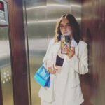 Daniela Luján Instagram - Clásicas de elevador