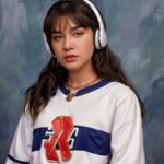 Daniela Luján Instagram - Las @envinadas_ nos subimos al tren del mame, claaaaro que sí! Siento que en las primeras fotos sí medio me parezco pero luego ya la I.A. se puso de inventada jajaja