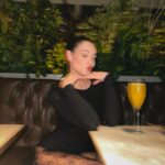 Daniela Melchior Instagram - Minding my own 💋