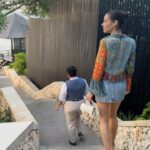 Daniela Melchior Instagram - POV: you’re on a date with me. 🌺 @raffles_bali