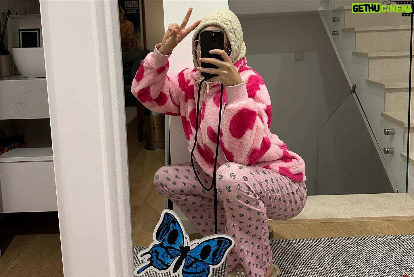 Daniela Melchior Instagram - Iām a tiny creature and my job is staying cozy and warm š š§āāļø š¶ š«š¤