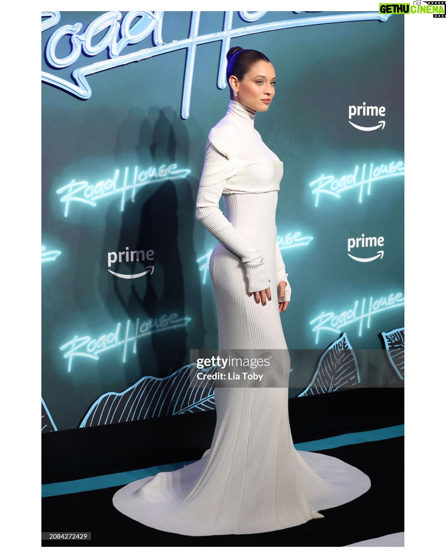 Daniela Melchior Instagram - Come with me to the UK special screening of @roadhousemovie in London 🇬🇧🔥 Thank you everyone that was there to celebrate Road House! We had so much fun! Wearing @fendi couture, @cartier and @giuseppezanotti Styled by @nelly_goncalves Make up and hair by @sarafonseca_makeup @sergiomotasoares #roadhousemovie #premiere #london #redcarpet #screening