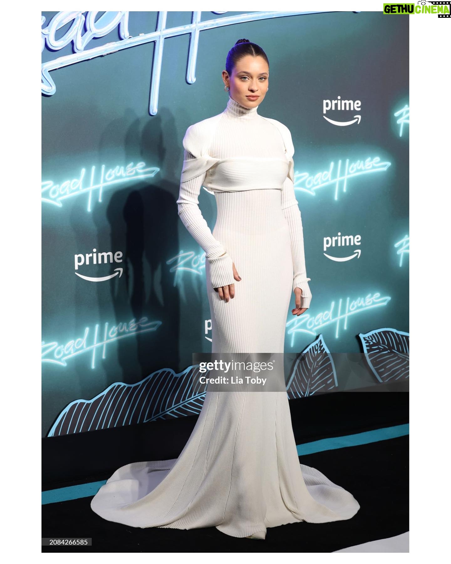 Daniela Melchior Instagram - Come with me to the UK special screening of @roadhousemovie in London 🇬🇧🔥 Thank you everyone that was there to celebrate Road House! We had so much fun! Wearing @fendi couture, @cartier and @giuseppezanotti Styled by @nelly_goncalves Make up and hair by @sarafonseca_makeup @sergiomotasoares #roadhousemovie #premiere #london #redcarpet #screening