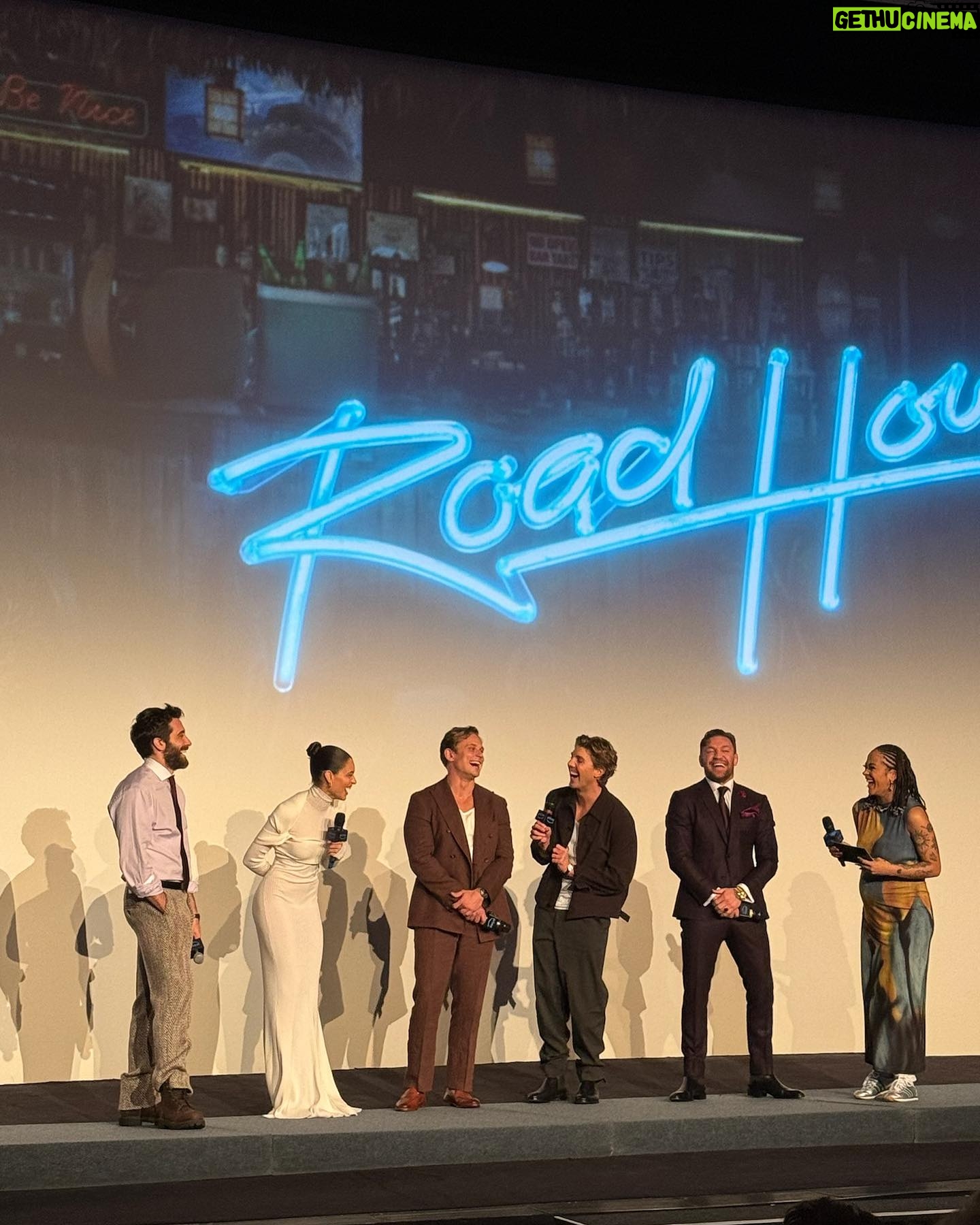 Daniela Melchior Instagram - Come with me to the UK special screening of @roadhousemovie in London 🇬🇧🔥 Thank you everyone that was there to celebrate Road House! We had so much fun! Wearing @fendi couture, @cartier and @giuseppezanotti Styled by @nelly_goncalves Make up and hair by @sarafonseca_makeup @sergiomotasoares #roadhousemovie #premiere #london #redcarpet #screening