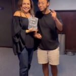 Daniela Mercury Instagram – A Bahia e o mundo precisam ver a PEÇA “MACACOS” , de @oclaynascimento. É uma peça necessária para entendermos que país é esse.  #diadaverdade #danielamercury #teatro #peça