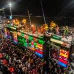 Daniela Mercury Instagram - Que noite, minhas senhoras! Desfile delicioso do Bloco Crocodilo e eu dedico ele todinho a minha amiga @ivetesangalo ! Ivetinha, você é foda. Só foi um dia ruim. Quero cantar com você amanhã! Vamos passear comigo e macetar tudo? ❤️ #DanielaMercury #IveteSangalo 📸 @celiasantosfotos