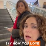 Daniela Mercury Instagram - Beijinho no metrô de NY 💋 A gente passeando no friozinho e curtindo a cultura da cidade que a gente ama.🗽 #danielaemalumercury #danielamercury #ferias #NY