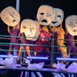 Daniela Mercury Instagram - Este trio Triste está cheio de pensamentos e sentimentos, cheio de danças e poesia, cheio de emoções e seguirá hoje à procura da alegria, usando a música e o que ela nos ensina a sentir. Esse encenação foi construída por @nannamercury, @vaniaabreu. A alegria de vocês é fundamental para eu encontrar a minha. Obrigada pelo talento e pelo companhia maravilhosa na arte e na vida. Amo vocês! #triotriste #danielamercury #vaniaabreu #nanamercury #carnaval #caranaval2024 #fotosdeceliasantos