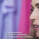 Daniela Mercury Instagram - A Bahia realmente é uma pátria à parte! 💙❤️ Ano após ano a gente se reinventa e colore essa avenida, fazendo a maior festa de rua do mundo 🇧🇷🎊 São meses de planejamento, atenção aos detalhes e organização pra fazer desfiles lindos para vocês. “Eu Sou o Carnaval”, que mostra todos os bastidores do Carnaval 2023 está disponível em meu canal no Youtube! 🎬 #DanielaMercury #EuSouoCarnaval #Audiovisual #Bastidores #Carnaval #Rainha #Salvador #Axe