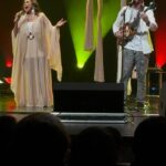 Daniela Mercury Instagram - Cantanto @elzasoaresoficial e @cazuza.oficial com meu filho @gabrielmercuryreal ! Não pode ter nada melhor no mundo. #DanielaMercury #GabrielMercury #ElzaSoares #Cazuza #OxenteAcustico #BeloHorizonte