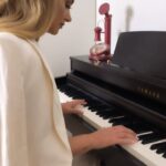Daniela Nicolás Instagram - Una melodía que cada cierto tiempo necesito tocar y escuchar ♥️