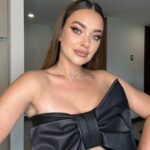 Daniela Nicolás Instagram - A veces nos vestimos de gala 😍♥️ Matri de mi querida @florenciaflano 🤩 Vestida de @javierajordan @rentjavierajordan 😏 Maquillaje y Peinado @isidorajose.mua 💣