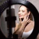 Daniela Nicolás Instagram - Chiquillos! Los quiero invitar con mucho cariño a una charla gratuita que voy a dar este sábado a las 18.00 hrs. sobre creatividad e innovación junto a mi emprendimiento @zibbabeauty en Parque Arauco, Falabella piso 2. 😍 Es primera vez que salgo a la sociedad después de todo este tiempo así que espero que me acompañen con mucho cariño porque me da ansiedad la cosa jaja ♥️ Este es un ciclo de charlas muy lindo que hizo @fundadoras sobre emprendimiento femenino, por lo que sería muy bacán verlos ahí! ♥️ Además voy a estar con @zibbabeauty desde mañana hasta el 12 de mayo en Falabella de Parque Arauco para que vayan a verme y conozcan mi marca!!! 😍♥️ Ph: @ignaciofuentesph @ignaciofuentesa ♥️