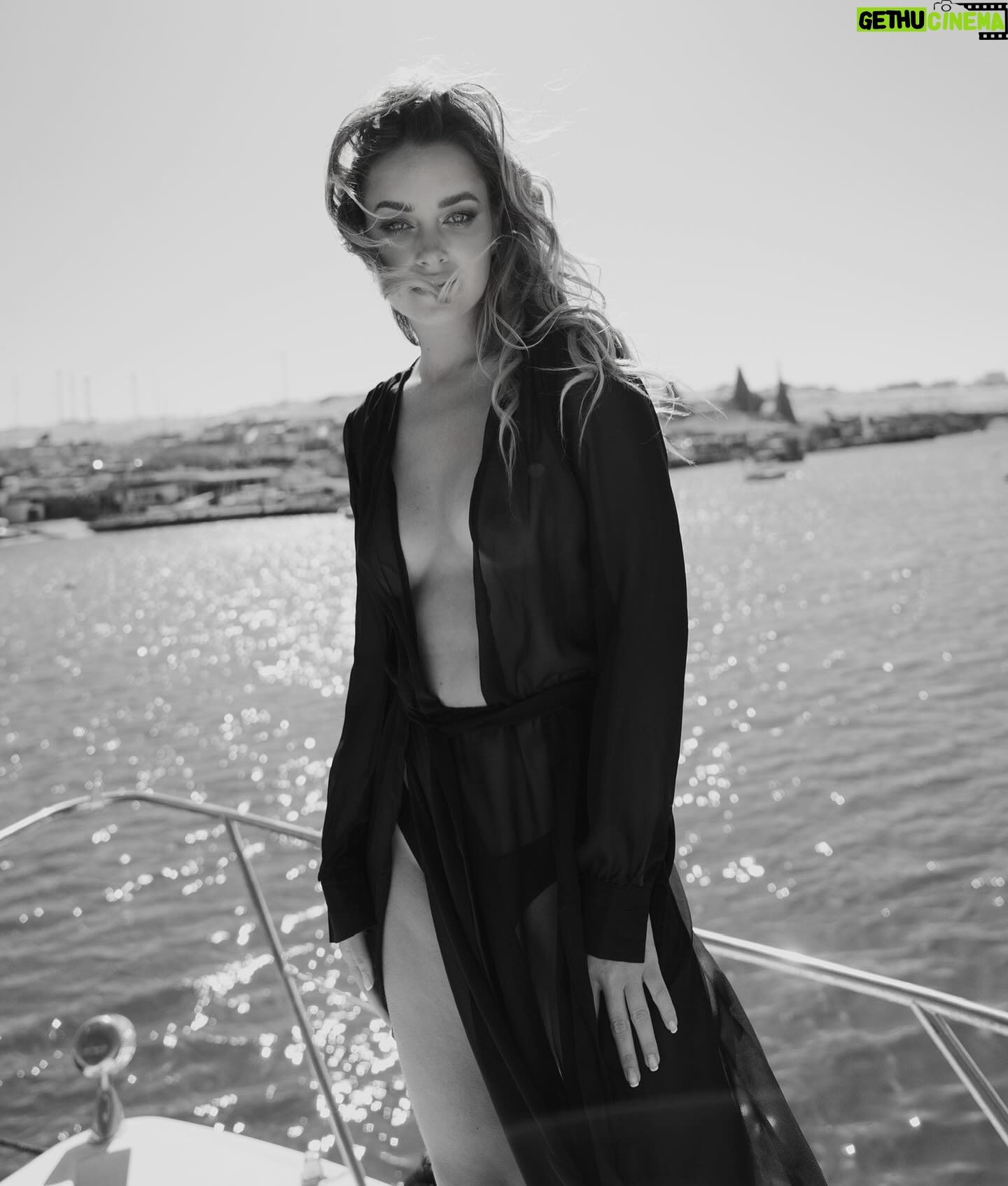 Daniela Nicolás - 8.3K Likes -