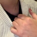 Daniela Nicolás Instagram – ¡Feliz cumpleaños @milo.taquito ! 😍♥️ 
Hoy, hace 9 años nació este ratoncito que lleva todo este tiempo alegrándome la vida. Llegó de sorpresa, mis papás me lo regalaron para mi cumpleaños, al poco tiempo de haber perdido a Simón, mi perrito. Yo no quería, tenía mucha pena, pero lo vi y fue amor a primera vista. Desde ese día no nos separamos más ♥️ hemos viajado juntos, dormimos acurrucados, le gusta que le rasque la guatita, cuando estoy triste se pega y no se levanta hasta que estoy mejor, se enoja si me demoro mucho en la ducha, tiene ladridos especiales para acusar a la perrita de mis papás cuando lo molesta, cuando quiere más comida, cuando se pica, etc. y así por 9 años 😍 y espero que sigamos muchos años más juntos coleccionando momentos Milito lindo, mi compañero fiel que amo con todo mi corazón ♥️

PD: la segunda foto es el día que me lo regalaron, era para derretirse ♥️