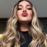 Daniela Nicolás Instagram - Hace tiempo que no pasaba por aquí a mandarles cariños a todos!!!! 😍 así en que la segunda foto les mando un beso!!! 😁 me veo súper sexy eso si 🤣 . Me maquilló la cumpleañera @isidorajose.mua 😍😍