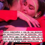 Daniela Nicolás Instagram - Un cumpleaños llena de cariño y abrazos ♥️ cumplí 31 y no puedo haber estado rodeada de tanto amorrrrrrrr!!!! Hasta se pegaron una ronda de discursos que me dejaron con lagrimitas en los ojos ♥️ tener amigos que me quieren tanto y yo también a ellos es algo de verdad impagable ♥️ y muchas gracias a ustedes por todos sus mensajes! Fue un cumpleaños muy lindo y emotivo ♥️ bienvenidos los 31 con todo el power ♥️ . Dresscode: @javierajordan @javierajordancollections ♥️