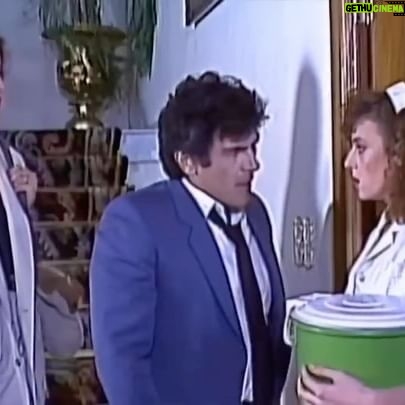 Daniela Romo Instagram - David y su rollo de la foto… qué tal⁉️ 😅 No se pierdan El camino secreto 🥰✨ los sábados por nuestro canal @tlnovelas_tv a las 9 pm 🙌🏻 #DanielaRomo #SalvadorPineda #Patsy #Tlnovelas #Remasterizada #Clasicos #reel #reels #telenovelas