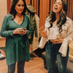 Daniela Romo Instagram - 8 de Marzo nueva canción junto a @danielaromoweb ! 🇲🇽 y 🇬🇹 unidos. No saben lo feliz que me hace crear música con una de las artistas más emblemáticas, conocerla y cantar con ella es un aprendizaje. Gracias @danielaromoweb por permitirme unir mi voz con la tuya. Esperamos el apoyo de todos ❤️ #danielaromo #fabiolaroudha #música