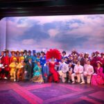 Daniela Romo Instagram – Comunión de almas 🙏🏻✨ #DanielaRomo #tbt #juevesretro #hellodolly #teatro