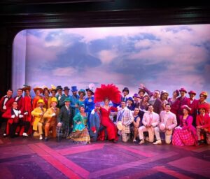 Daniela Romo Instagram - Comunión de almas 🙏🏻✨ #DanielaRomo #tbt #juevesretro #hellodolly #teatro