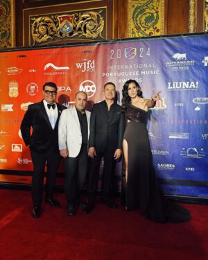 Daniela Ruah Instagram - Que noite linda a celebrar a nossa cultura e música dentro e fora de Portugal! Os @ipma_awards é organizado por um grupo de imigrantes ou filhos de imigrantes portugueses que fazem questão da manter a alma portuguesa e a nossa língua… que orgulho… Obrigada aos incríveis artistas que se juntaram a nós e ao novos amigos que fiz este ano… @ricardofarias118 o meu parceiro de palco,  és O MAIOR!
🇵🇹🇺🇸🇵🇹🇺🇸🇵🇹🇺🇸🇵🇹🇺🇸🇵🇹🇺🇸🇵🇹🇺🇸🇵🇹🇺🇸🇵🇹🇺🇸🇵🇹🇺🇸
What a beautiful evening celebrating our musical culture inside and out of Portugal! The #IPMA organization is made up of portuguese immigrants, or their kids, who make a point of maintaining their portuguese soul and our language… so proud… Thank you to the incredible artists who joined us this year and the the new friends I’ve made… @ricardofarias118 my co-host, YOU ROCK!
.
The LOOK

👗 @nunobaltazarnb 
💇🏻‍♀️@kelc__88
💄 @mrs.karinajaneiro