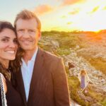Daniela Ruah Instagram – Hey babe! We made it to 9 years of marriage! My partner in life and parenting and dreams and growth. My stud, my safety, my encourager, my goofball. I always said I didn’t need you, but wanted you. Now my heart really really needs you. Can we please stay like this forever? Thank you in advance.
PS there is no one else I’d rather share a bowl of spinach with 😎
.
Babe! Chegámos ao 9° aniversário! Meu parceiro de vida e paternidade e de sonhos e de crescimento. Meu maior gato, a minha segurança, o meu encorajador e o meu brincalhão. Sempre disse que casaria por vontade e não por necessidade. Pá, agora o meu coração precisa mesmo mesmo de ti. Podemos ficar assim para sempre? Obrigada em avanço.
PS não preferia partilhar uma tigela de espinafres com mais ninguém 😎