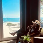Daniela Ruah Instagram - My happy place… with my pops… before the intensity starts on The Traitors (Portugal) 🌞 . O meu lugar feliz… com o paizão antes de começar uma jornada intensa em Os Traidores 🌞 . @farol_hotel #cascais #OsTraidores @sicoficial #sic #whereIGotMarried #OndeMeCasei