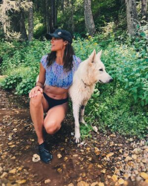Daniela Ruah Instagram - Hanging in nature with my nature bathing suit made from recycled plastic bottles and my nature hat that planted 10 trees when I purchased it, and my nature husband and nature dog… nature nature nature. 
.
Relaxando na natureza com o meu fato de banho natureza feito de garrafas de plástico recicladas, o meu chapéu natureza que ao comprar plantei 10 árvores e o meu marido natureza e o cão natureza… natureza natureza natureza.
.
@londrebodywear #bikini @tentree #hat and #IceTheShepherd #Idaho #creek #forest #nature