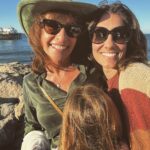 Daniela Ruah Instagram – Yesterday we celebrated the most beautiful woman in the world inside and out! My mamma @catlikor ! ♥️🌸🌺😍 Love you to the mooooon  Happy birthday!!
.
Ontem celebrámos a mulher mais linda do mundo, por dentro e por fora! A minha mamã @catlikor ♥️🌸🌺😍 Adoro-te até à luuuuuuuuuua Parabéeeeeens!!