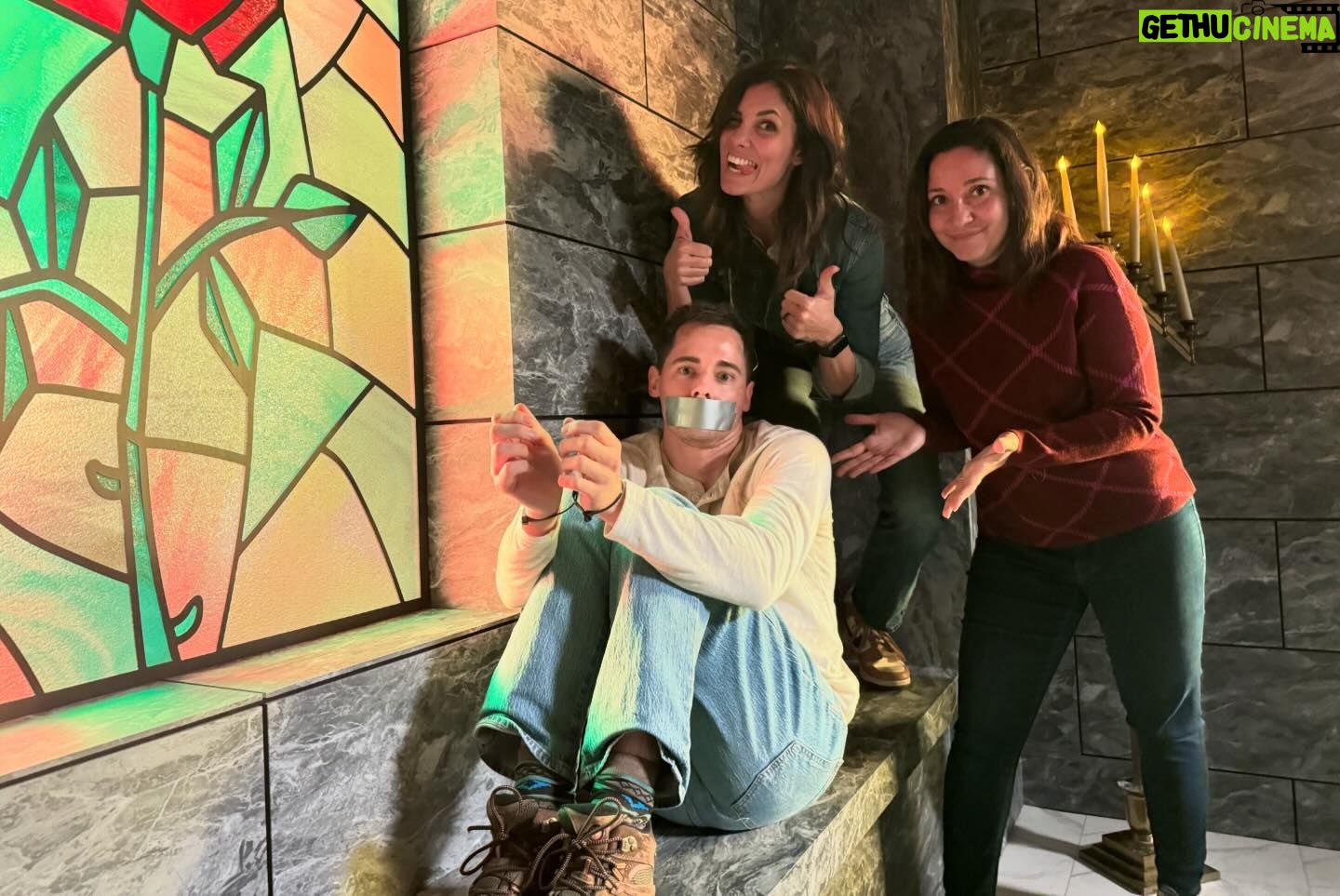 Daniela Ruah Instagram - A few more #BTS ππ«ΆπΌ . Mais umas dos #bastidores ππ«ΆπΌ . @ncisverse #directing #ncis #season21 #lovewhatIdo #happy