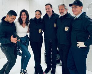 Daniela Ruah Instagram - Special Agent Kensi Blye was first introduced on #NCIS, or as we lovingly call it… “The Mothership”. Last week I wrapped my first directed episode on #NCIS in its season 21 (wow!) and I had an absolute blast. It felt like home, the cast and crew are spectacular… If you like them on TV, know that they are even more wonderful in real life. Feeling nothing but gratitude… 
Next on the books… NCIS HAWAII! See you soon!
.
A Agente Especial Kensi Bly foi introduzida ao mundo na série #InvestigaçãoCriminal há cerca de 15 anos. A semana passada terminei o meu primeiro episódio como realizadora, nesta série do meu coração que já vai na temporada 21! (Uau) Divertimo-nos tanto e senti-me tão em casa… o elenco e a equipa são formidáveis… Se gostam deles na TV, em pessoa são ainda melhores. Sinto tanta gratidão…
O que vem a segui? NCIS HAWAII aqui vou eu!
.
#directing #ncis #thrilled #excited #moretocome #adventures