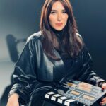 Daniella Rahme Instagram – While on set📸 Swipe through the stills and watch the video. Can you guess which song I’m singing? 
Drop your guesses in the comments! 🎶💖 
#DaniellaRahme #دانييلا_رحمة