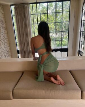 Daniella Salvi Instagram - Flowers don’t tell they show, they just bloom and grow 🌷 @revolve